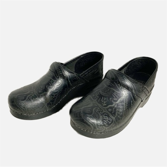Dansko Classic Closed Back Professional Black Tooled Leather SlipOn Clog Comfort - Picture 1 of 16